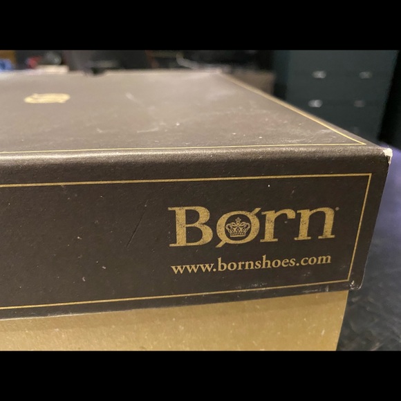 Born New In Box Never Worn - Picture 2 of 3